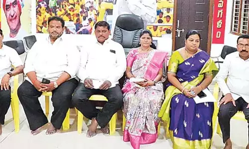 Andhra : YSRCP के कोव्वुर चेयरपर्सन ने दिया इस्तीफा