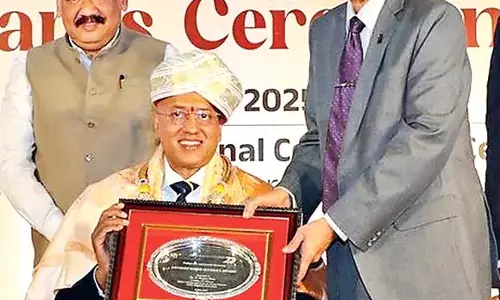 डॉ. रघुराम को KMC विशिष्ट पूर्व छात्र पुरस्कार मिला डॉ. रघुराम को KMC विशिष्ट पूर्व छात्र पुरस्कार मिला