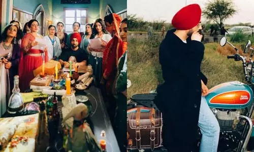 जग्गी’ और उसकी चुड़ैलें – दिलजीत ने शेयर कीं मजेदार BTS फोटोज़ जग्गी’ और उसकी चुड़ैलें – दिलजीत ने शेयर कीं मजेदार BTS फोटोज़