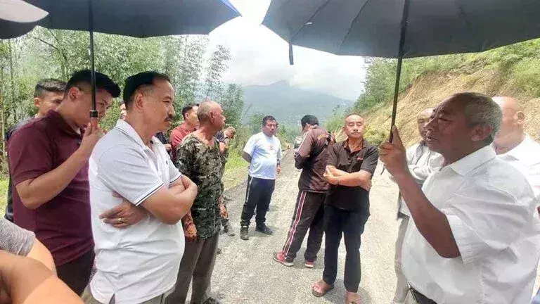 सांसद सुपोंगमेरेन ने कोहिमा बाईपास, NH -2 खंड का निरीक्षण किया