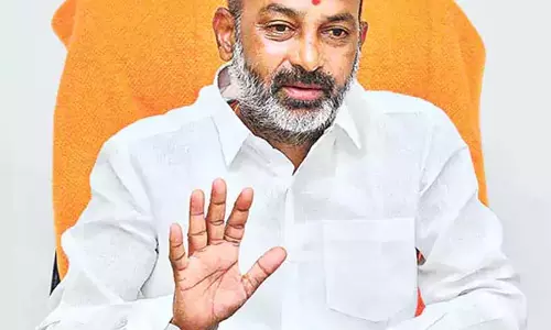 रामोजी राव का अनुशासन, दृढ़ता और ईमानदारी प्रेरणादायक है: Bandi Sanjay रामोजी राव का अनुशासन, दृढ़ता और ईमानदारी प्रेरणादायक है: Bandi Sanjay