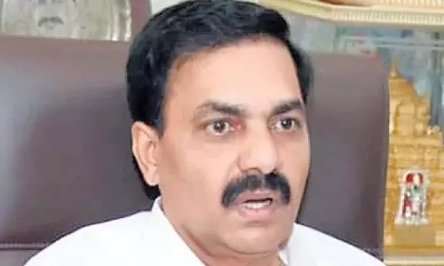 Police  ने क्वार्ट्ज खनन में कथित संलिप्तता को लेकर काकानी से पूछताछ की