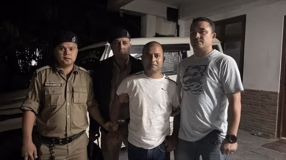 Sikkim पुलिस ने राज्य चिह्न का दुरुपयोग करने के आरोप