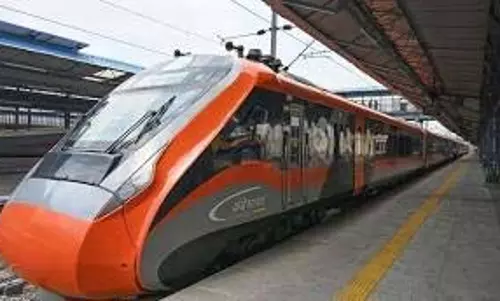 Shrinagar : नया जोश, वंदे भारत ट्रेन ने बढ़ाई रोमांचक यात्रा Shrinagar : नया जोश, वंदे भारत ट्रेन ने बढ़ाई रोमांचक यात्रा