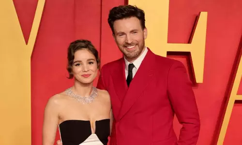 Chris Evans ने अल्बा बैप्टिस्टा को लगभग खराब प्रस्ताव दिया