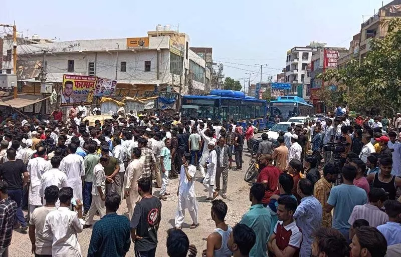 Delhi सूटकेस में 9 साल की बच्ची का शव मिला Delhi सूटकेस में 9 साल की बच्ची का शव मिला