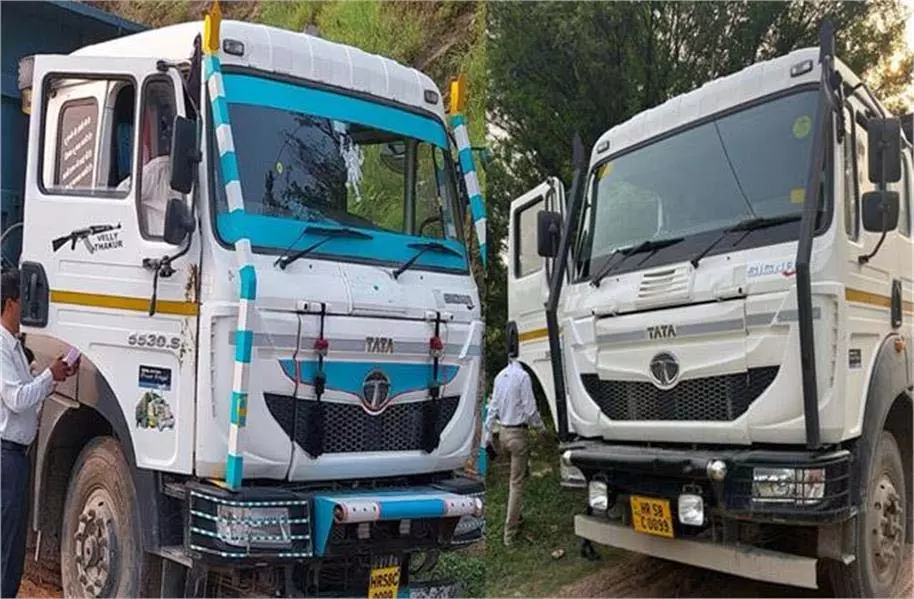 Himachal: हाईवे पर दौड़ रहे थे एक ही नंबर के 2 डंपर, RTO ने पकड़े Himachal: हाईवे पर दौड़ रहे थे एक ही नंबर के 2 डंपर, RTO ने पकड़े