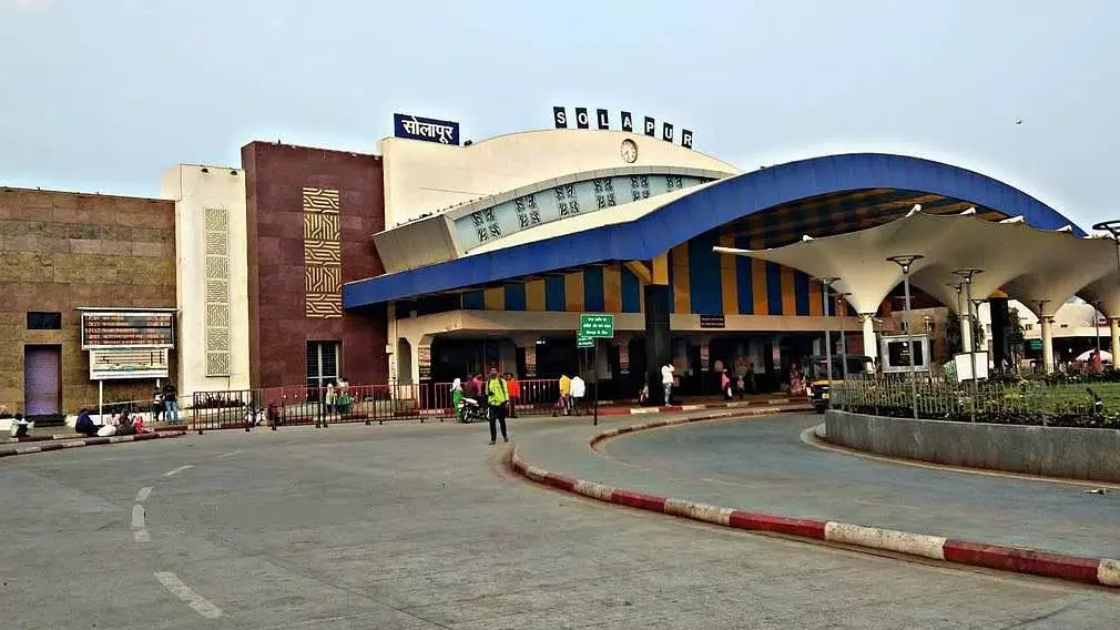 सोलापुर डिवीजन ने पदोन्नति अभियान में 220 लेवल 1 कर्मचारियों को सहायक लोको पायलट के रूप में नियुक्त किया सोलापुर डिवीजन ने पदोन्नति अभियान में 220 लेवल 1 कर्मचारियों को सहायक लोको पायलट के रूप में नियुक्त किया