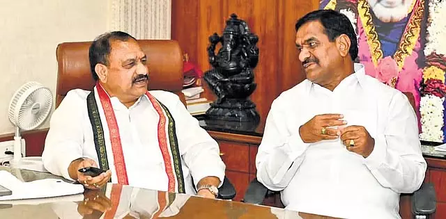 Telangana: मंत्रिमंडल विस्तार के बाद कांग्रेस को असंतोष का सामना करना पड़ा Telangana: मंत्रिमंडल विस्तार के बाद कांग्रेस को असंतोष का सामना करना पड़ा