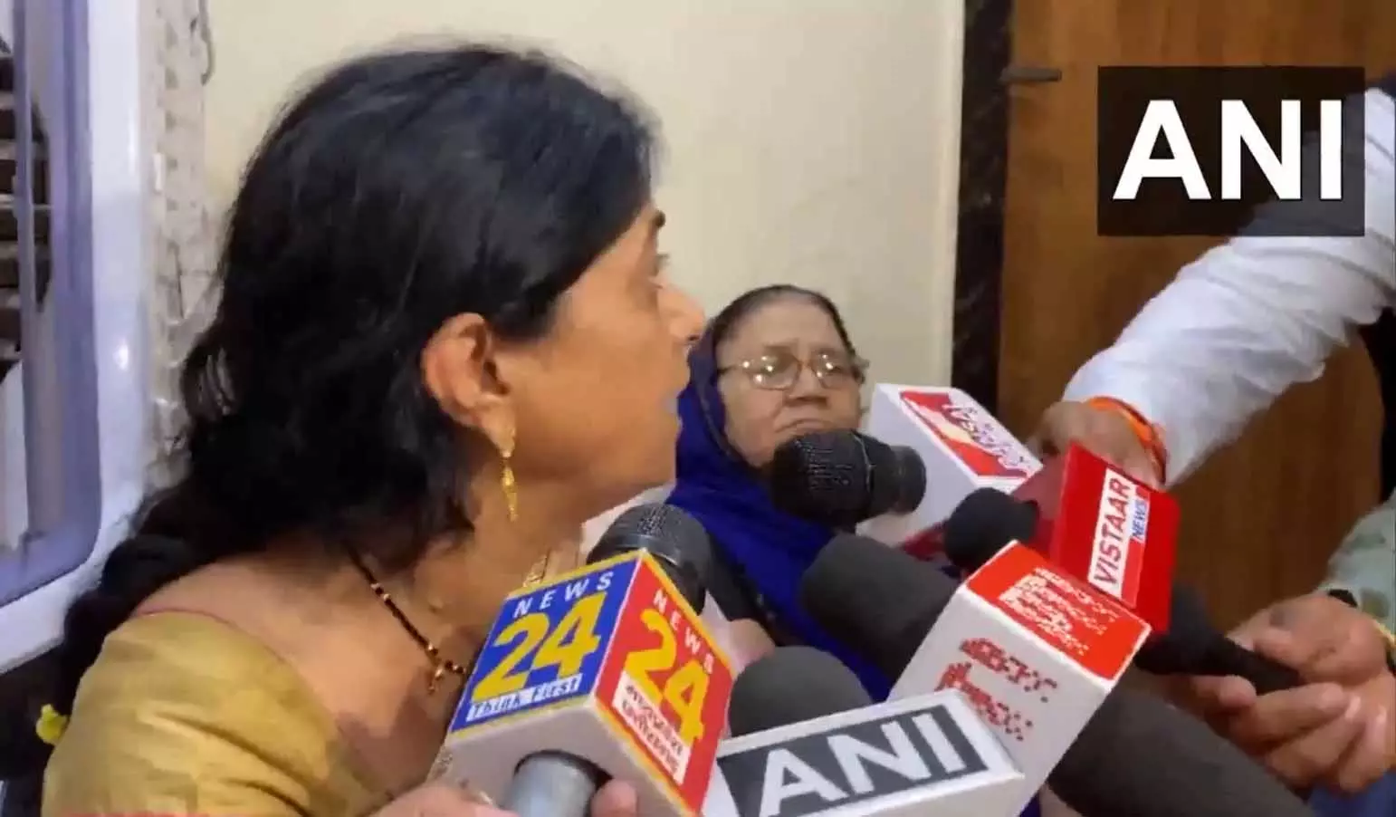 राजा हत्याकांड बड़ा खुलासा, हत्या कराने में पत्नी सोनम का हाथ...मां का भी बड़ा बयान राजा हत्याकांड बड़ा खुलासा, हत्या कराने में पत्नी सोनम का हाथ...मां का भी बड़ा बयान