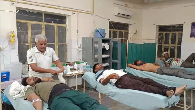 जमीनी विवाद में भिड़ंत, लाठी-डंडों से हमला, 3 महिलाएं समेत 6 घायल जमीनी विवाद में भिड़ंत, लाठी-डंडों से हमला, 3 महिलाएं समेत 6 घायल