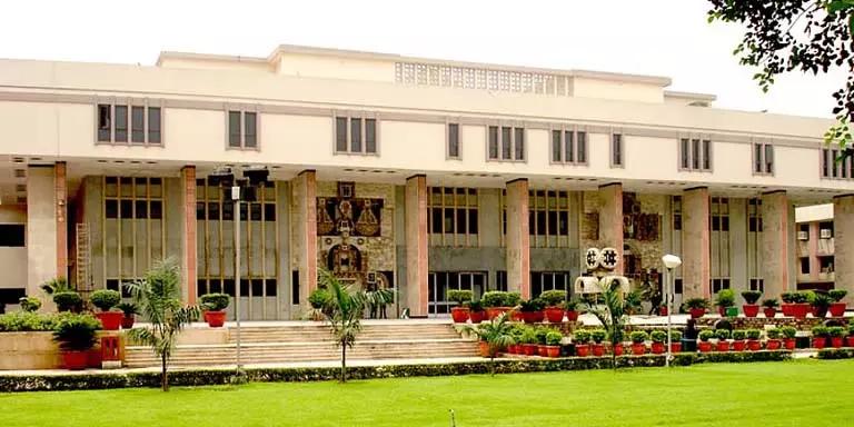 Delhi HC: पुनर्वास के दौरान अतिक्रमणकारी सार्वजनिक भूमि पर कब्जा नहीं कर सकते Delhi HC: पुनर्वास के दौरान अतिक्रमणकारी सार्वजनिक भूमि पर कब्जा नहीं कर सकते