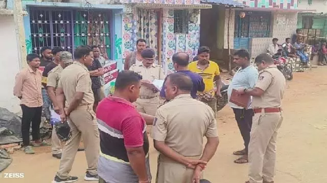 Odisha : दिल दहला देने वाली वारदात, पति ने पत्नी की ली जान Odisha : दिल दहला देने वाली वारदात, पति ने पत्नी की ली जान