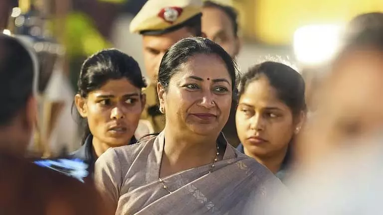 Delhi सरकार मध्यम वर्ग की कीमत पर ‘अंतोदय’ नीति अपना रही: राजधानी की कहानी Delhi सरकार मध्यम वर्ग की कीमत पर ‘अंतोदय’ नीति अपना रही: राजधानी की कहानी