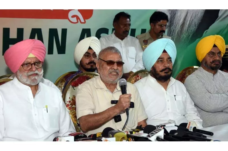 पंजाब को दिल्ली स्थित ‘लुटेरों’ से मुक्त कराएं: MP Gandhi पंजाब को दिल्ली स्थित ‘लुटेरों’ से मुक्त कराएं: MP Gandhi