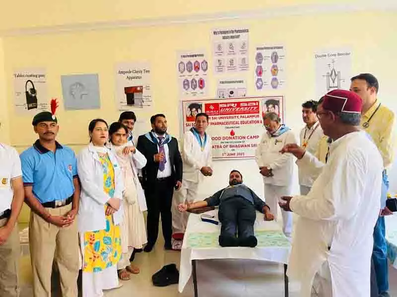 Shri Sai University के रक्तदान शिविर में 80 यूनिट रक्त एकत्रित Shri Sai University के रक्तदान शिविर में 80 यूनिट रक्त एकत्रित