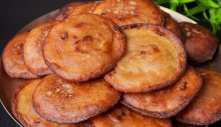 Banana Malpua: किसी भी खास मौके पर खुशियां दोगुनी कर देगी ये स्वादिष्ट मिठाई Banana Malpua: किसी भी खास मौके पर खुशियां दोगुनी कर देगी ये स्वादिष्ट मिठाई