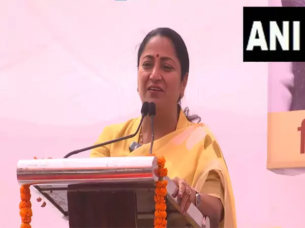 हमने 70 लाख पेड़ लगाने का लक्ष्य रखा है: Delhi CM हमने 70 लाख पेड़ लगाने का लक्ष्य रखा है: Delhi CM