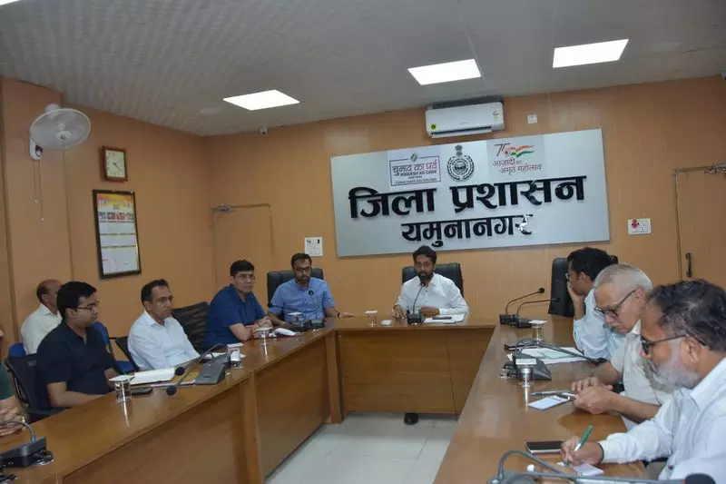 Yamunanagar डीसी ने बाढ़ सुरक्षा कार्यों का निरीक्षण किया Yamunanagar डीसी ने बाढ़ सुरक्षा कार्यों का निरीक्षण किया