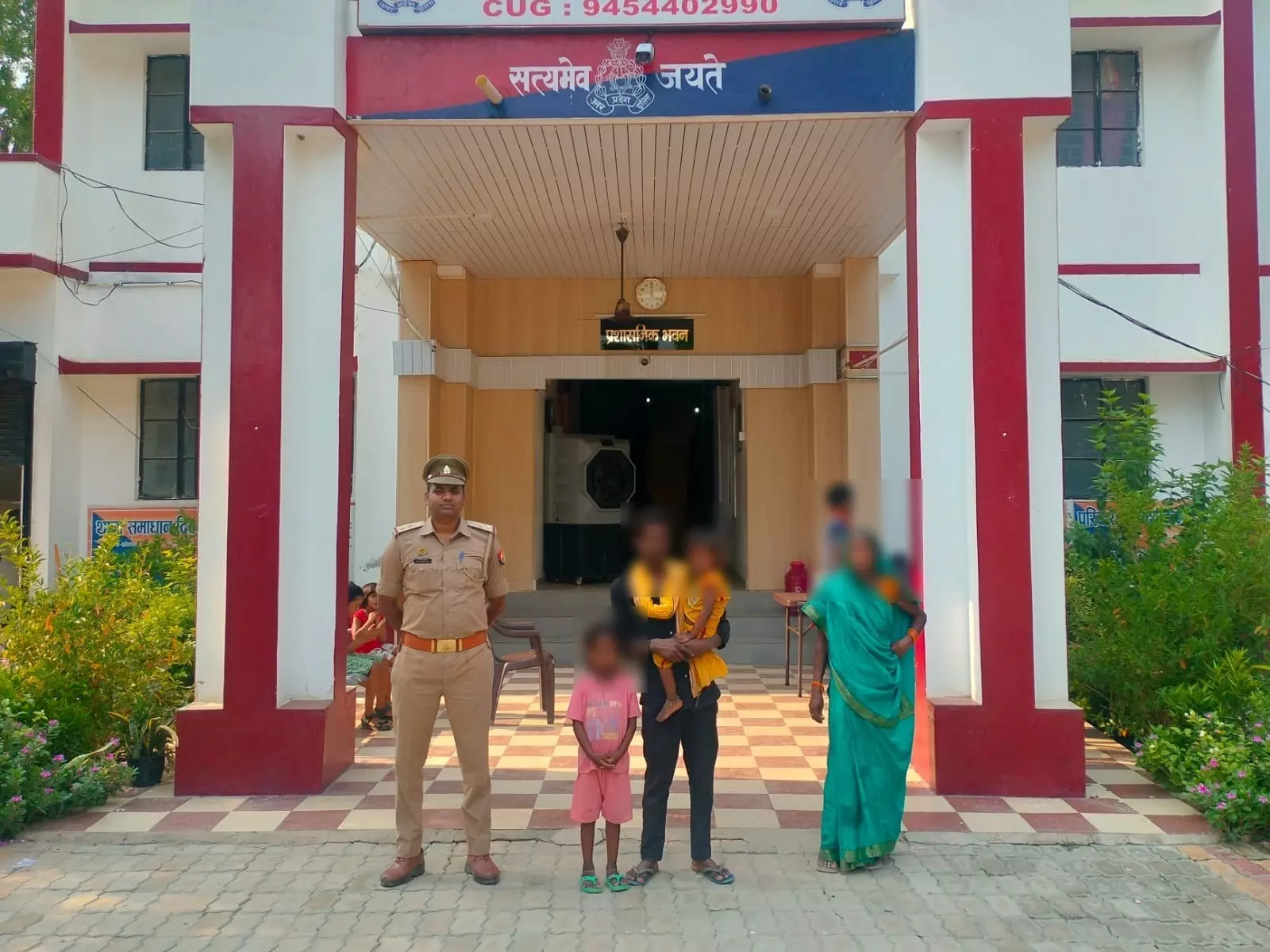 Ballia: ऑपरेशन मुस्कान में 8 घंटे में दो गुमशुदा बालिकाएं सकुशल बरामद Ballia: ऑपरेशन मुस्कान में 8 घंटे में दो गुमशुदा बालिकाएं सकुशल बरामद