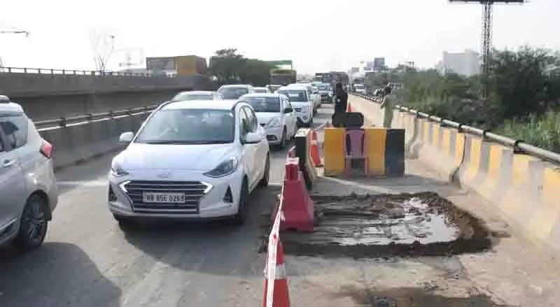घग्गर पुल की मरम्मत के कारण Chandigarh-Ambala मार्ग पर जाम घग्गर पुल की मरम्मत के कारण Chandigarh-Ambala मार्ग पर जाम