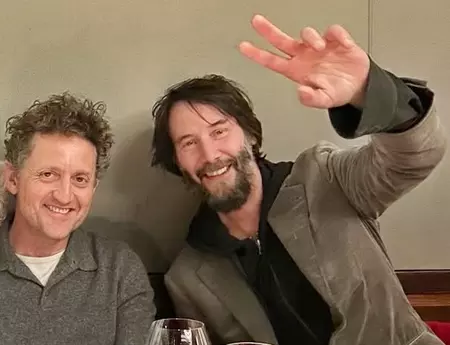 Keanu Reeves, एलेक्स विंटर ने ब्रॉडवे स्टेज पर फिर से साथ आने की घोषणा की Keanu Reeves, एलेक्स विंटर ने ब्रॉडवे स्टेज पर फिर से साथ आने की घोषणा की