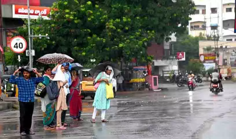 Hyderabad में ब्रेक के बाद फिर बारिश की आशंका Hyderabad में ब्रेक के बाद फिर बारिश की आशंका