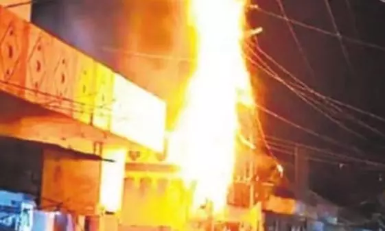 Bareilly: ट्रांसफार्मर में आग से चौपुला में बिजली आपूर्ति बाधित Bareilly: ट्रांसफार्मर में आग से चौपुला में बिजली आपूर्ति बाधित