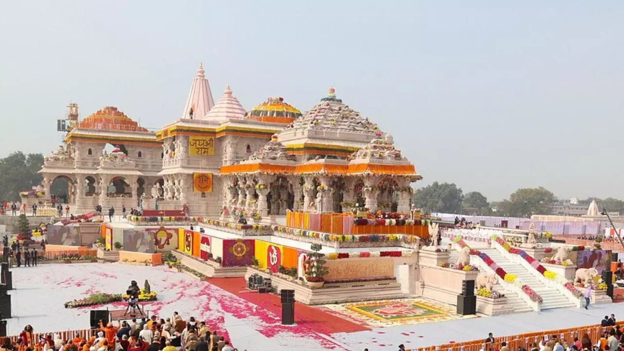 Ayodhya: जगद्गुरुओं के नाम से सजेंगे अयोध्या के राममंदिर के द्वार Ayodhya: जगद्गुरुओं के नाम से सजेंगे अयोध्या के राममंदिर के द्वार