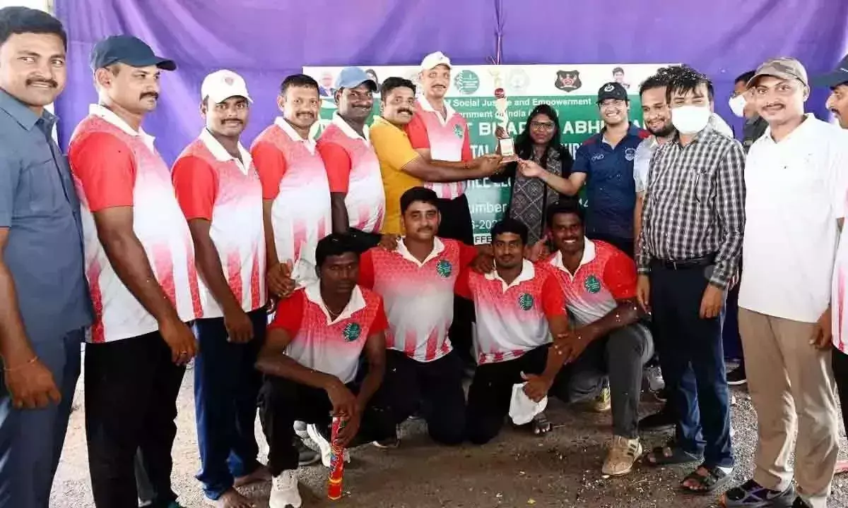 Andhra: एलुरू को नशा मुक्त जिला बनाने का आह्वान Andhra: एलुरू को नशा मुक्त जिला बनाने का आह्वान