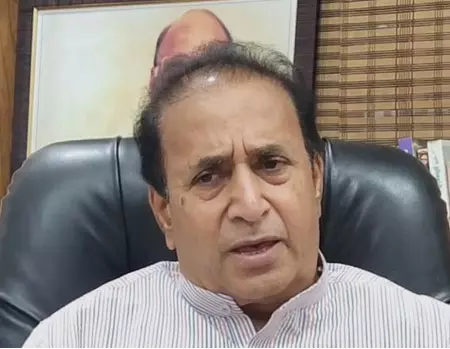 शरद पवार और अजीत पवार की पार्टी के विलय की जानकारी नहीं : अनिल देशमुख शरद पवार और अजीत पवार की पार्टी के विलय की जानकारी नहीं : अनिल देशमुख