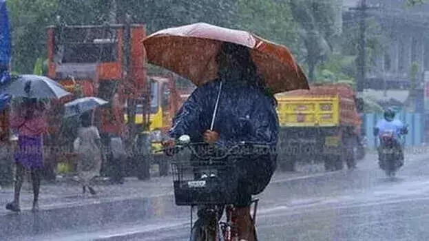 Kerala: भारी बारिश का अनुमान; चार जिलों में ऑरेंज अलर्ट, चेतावनी जारी Kerala: भारी बारिश का अनुमान; चार जिलों में ऑरेंज अलर्ट, चेतावनी जारी