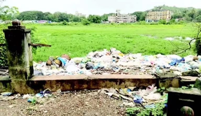 सरकारी प्रतिबंध के बावजूद Margao के बाजार प्लास्टिक कचरे से भरे पड़े सरकारी प्रतिबंध के बावजूद Margao के बाजार प्लास्टिक कचरे से भरे पड़े