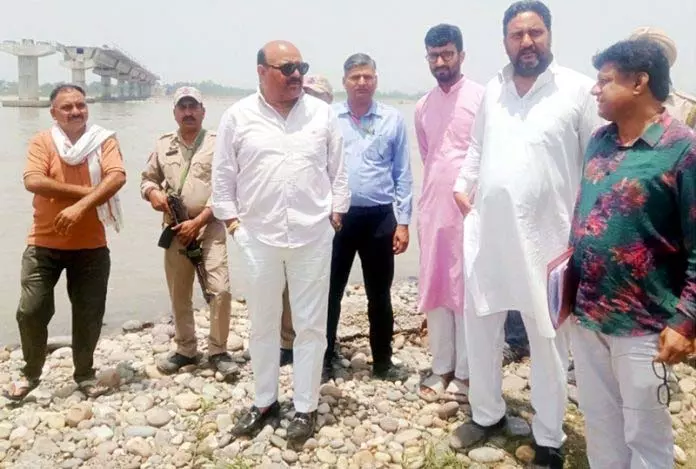 Jammu: उपमुख्यमंत्री ने महत्वपूर्ण इंद्री पट्टन-परगवाल, रथुआ पुलों की प्रगति का निरीक्षण किया Jammu: उपमुख्यमंत्री ने महत्वपूर्ण इंद्री पट्टन-परगवाल, रथुआ पुलों की प्रगति का निरीक्षण किया