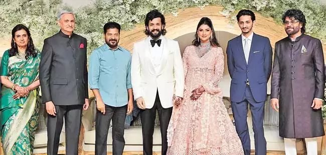 फिल्म अभिनेता अक्किनेनी अखिल और ज़ैनब की शादी में CM शामिल हुए फिल्म अभिनेता अक्किनेनी अखिल और ज़ैनब की शादी में CM शामिल हुए