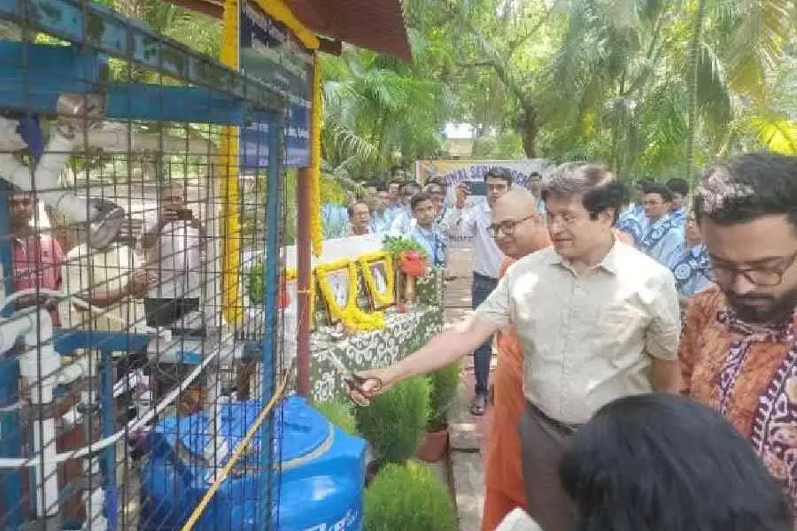 RKM स्कूल को JU के केमिकल इंजीनियरिंग विभाग से आर्सेनिक रिमूवल किट मिली RKM स्कूल को JU के केमिकल इंजीनियरिंग विभाग से आर्सेनिक रिमूवल किट मिली