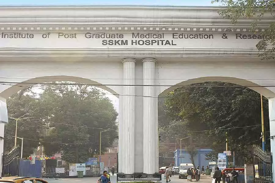 SSKM कैंटीन मालिक का शव फंदे से लटका मिला SSKM कैंटीन मालिक का शव फंदे से लटका मिला