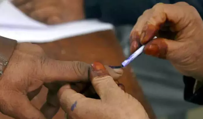 Assam के आलमगंज गांव पंचायत में खरीद-फरोख्त के आरोप Assam के आलमगंज गांव पंचायत में खरीद-फरोख्त के आरोप
