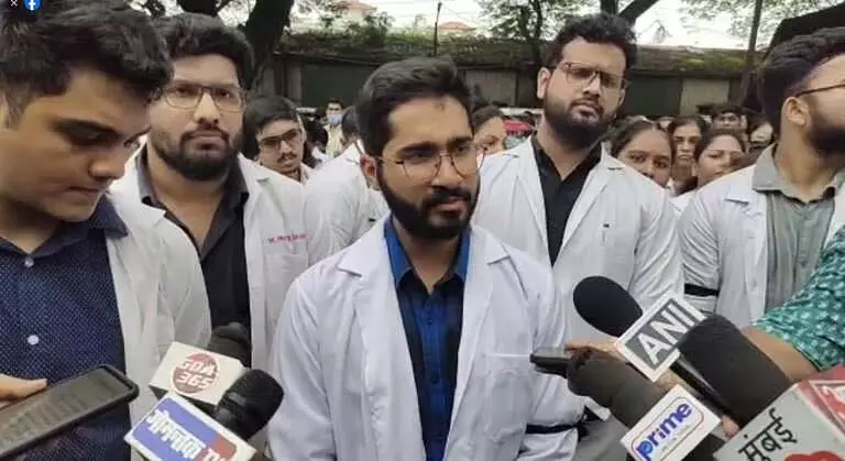 GOA: कांग्रेस ने विश्वजीत राणे को मंत्रिमंडल से तत्काल बर्खास्त करने की मांग की GOA: कांग्रेस ने विश्वजीत राणे को मंत्रिमंडल से तत्काल बर्खास्त करने की मांग की