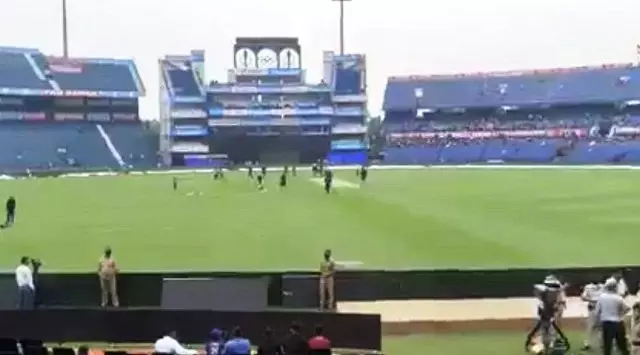टीम इंडिया-दक्षिण अफ्रीका ए सीरीज: बीसीसीआई ने बदले वेन्यू, कटक में पहला T20 टीम इंडिया-दक्षिण अफ्रीका ए सीरीज: बीसीसीआई ने बदले वेन्यू, कटक में पहला T20