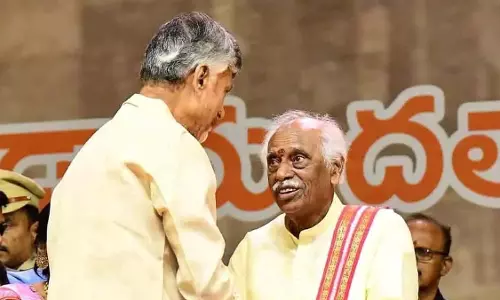 Telugus लोगों के बीच एकता की भावना सर्वोपरि: सीएम Telugus लोगों के बीच एकता की भावना सर्वोपरि: सीएम