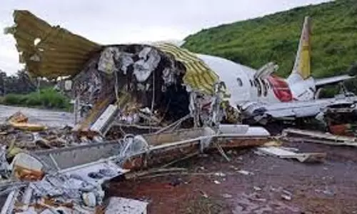 America Plane Crash: 20 लोगों को ले जा रहा विमान संग्रहालय के पास दुर्घटनाग्रस्त