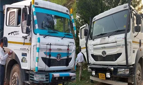 Himachal: हाईवे पर दौड़ रहे थे एक ही नंबर के 2 डंपर, RTO ने पकड़े Himachal: हाईवे पर दौड़ रहे थे एक ही नंबर के 2 डंपर, RTO ने पकड़े