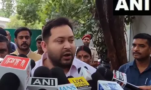 तेजस्वी यादव ने आरक्षण मुद्दे पर CM Kumar पर निशाना साधा तेजस्वी यादव ने आरक्षण मुद्दे पर CM Kumar पर निशाना साधा