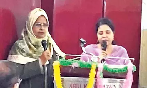 दक्कनी बोली में Saas-Bahu की नोकझोंक ने दर्शकों को हंसा-हंसा कर लोटपोट कर दिया दक्कनी बोली में Saas-Bahu की नोकझोंक ने दर्शकों को हंसा-हंसा कर लोटपोट कर दिया