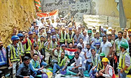 Delhi गोल्डन लाइन पर सुरंग निर्माण में बड़ी सफलता Delhi गोल्डन लाइन पर सुरंग निर्माण में बड़ी सफलता