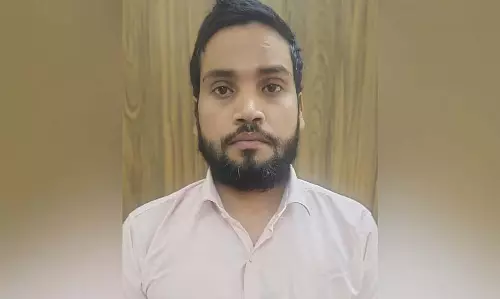 Delhi CM को जान से मारने की धमकी देने पर व्यक्ति गिरफ्तार, पत्नी से संपर्क में मदद से इनकार Delhi CM को जान से मारने की धमकी देने पर व्यक्ति गिरफ्तार, पत्नी से संपर्क में मदद से इनकार