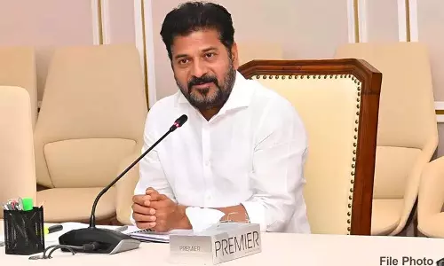 रेवंत आज दिल्ली जाएंगे, नए मंत्रियों के विभागों को अंतिम रूप देने के लिए AICC नेताओं से मिलेंगे रेवंत आज दिल्ली जाएंगे, नए मंत्रियों के विभागों को अंतिम रूप देने के लिए AICC नेताओं से मिलेंगे