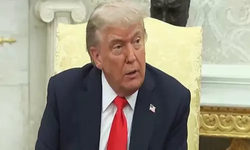 US राष्ट्रपति ट्रम्प ने लॉस एंजिल्स दंगों को लेकर न्यूसम और बास पर निशाना साधा