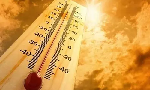 भीषण गर्मी से तप रहा भुवनेश्वर, सुबह-सुबह ही तापमान 32°C भीषण गर्मी से तप रहा भुवनेश्वर, सुबह-सुबह ही तापमान 32°C